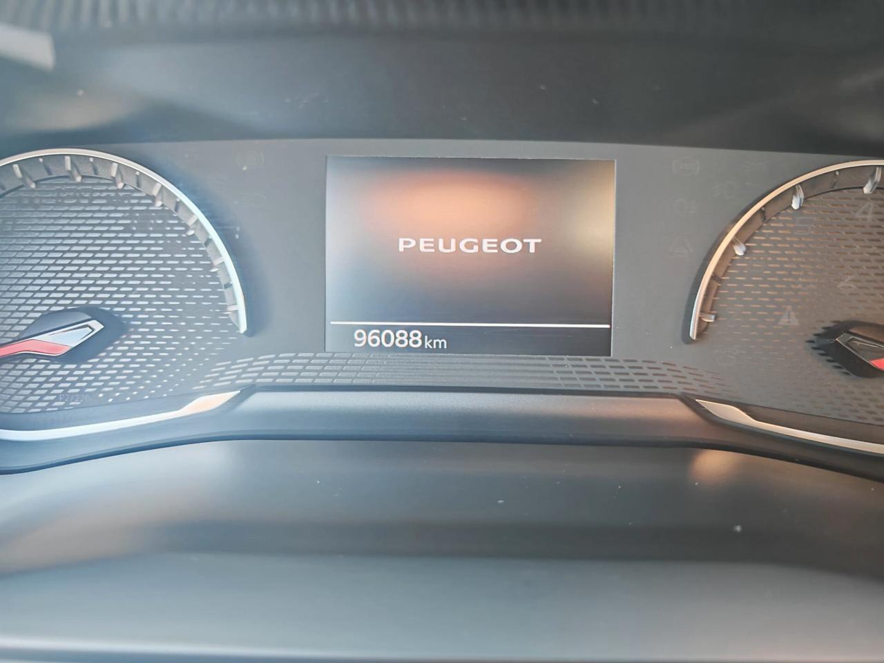 Peugeot 2008 PureTech 100 S&S Allure