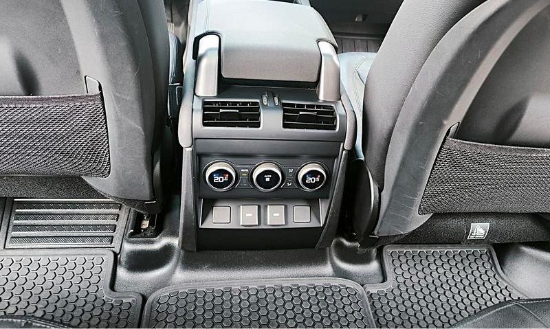 Land Rover Defender Defender 110 3.0D I6 250 CV AWD Auto X-Dynamic SE