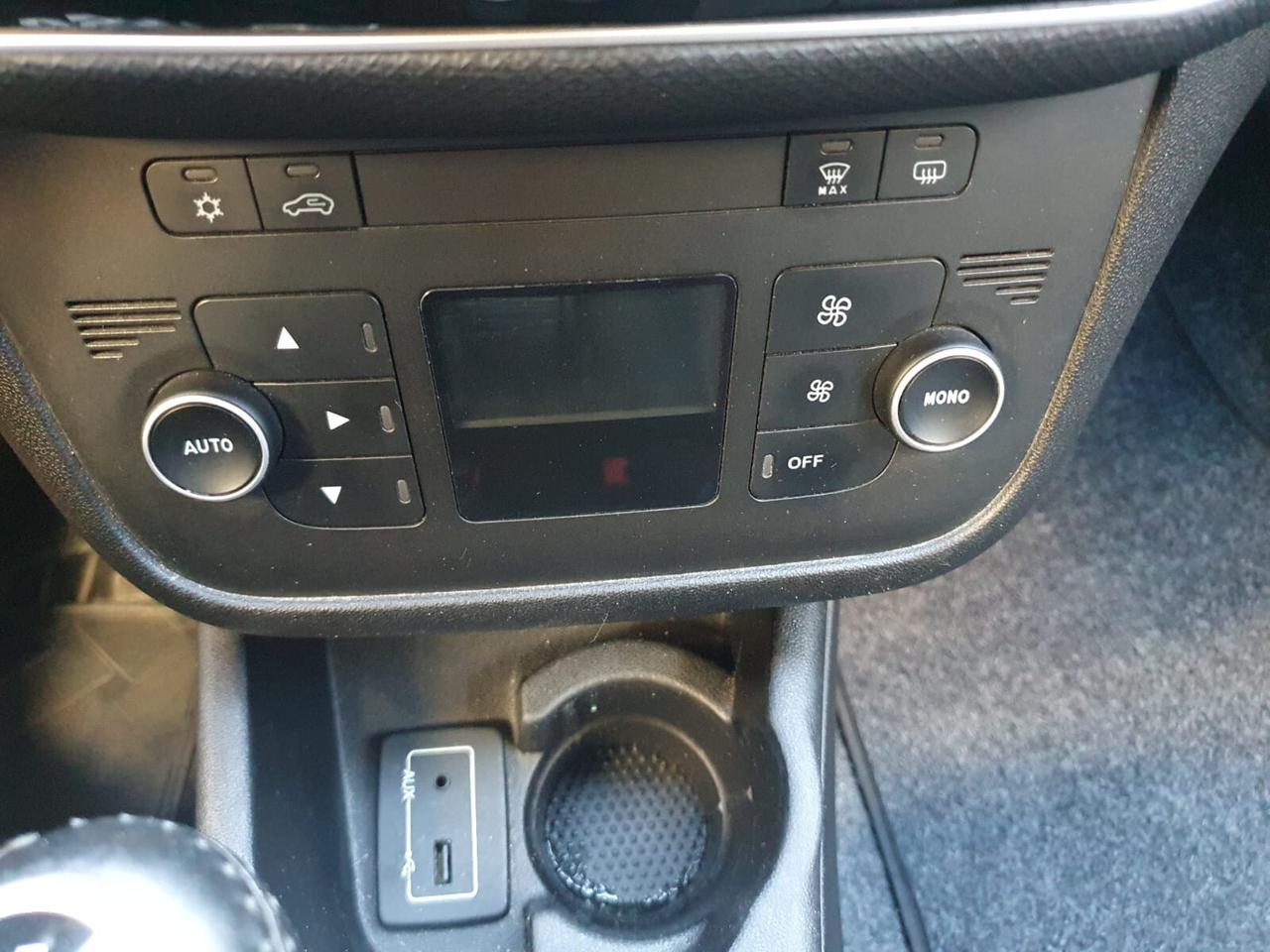 Fiat Punto 1.4 8V 5 porte Easypower Street clima bizona sensori parcheggio