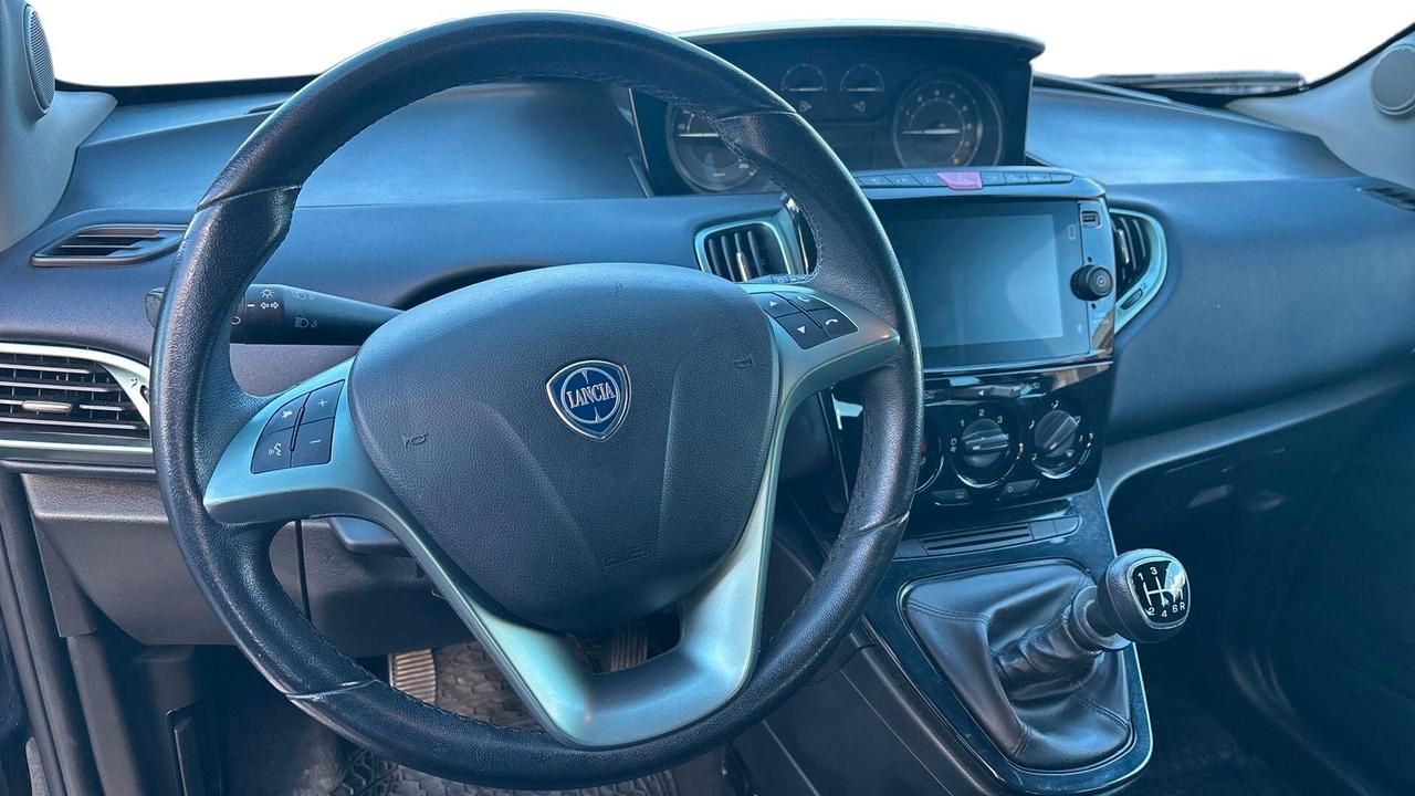 Lancia Ypsilon 1.0 FireFly 5 porte S&S Hybrid Gold Plus