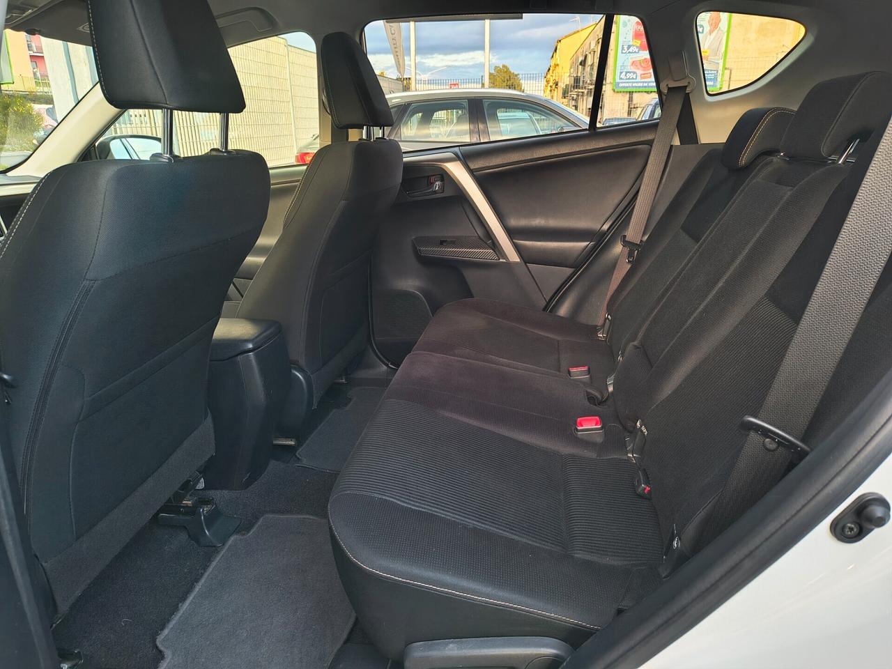 TOYOTA RAV4 2.2 DIESEL UNICOPROPRIETARIO LOUNGE