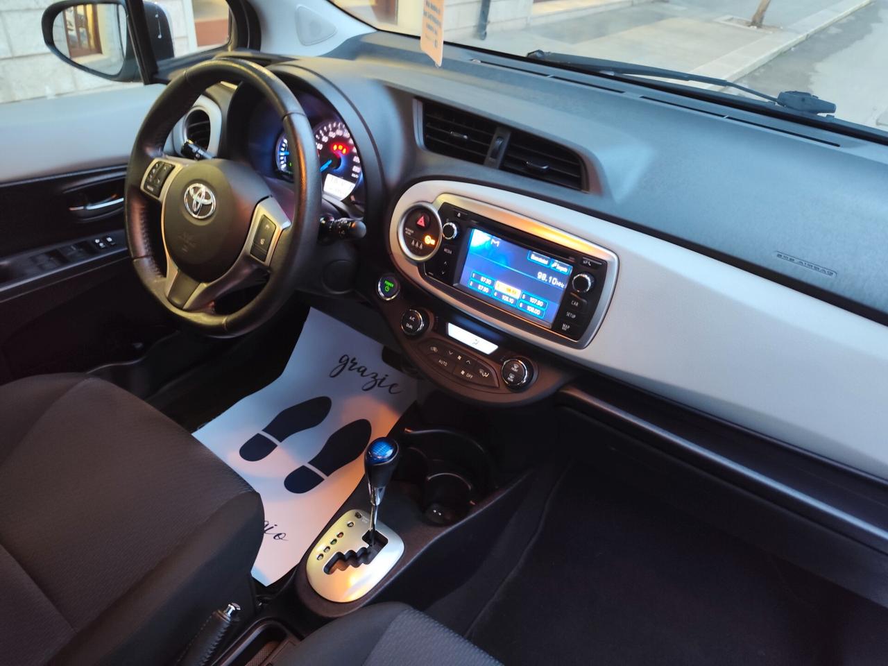 Toyota Yaris 1.5 Hybrid 75CV Lounge