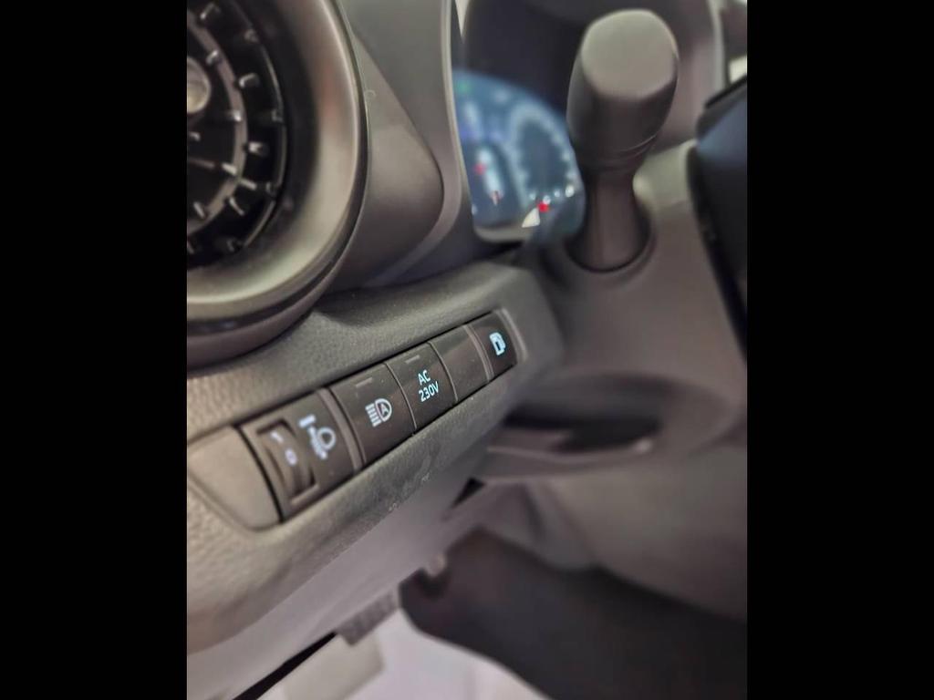 Toyota C-HR 2.0 PHEV Active FWD e-CVT