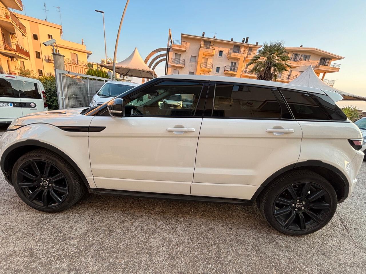 Land Rover Range Evoque 2.2 Sd4 5p. Dynamic Limited Edition