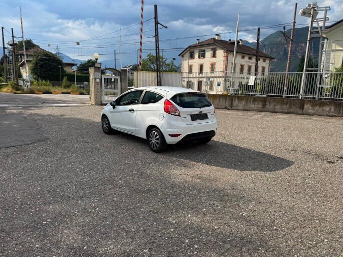 Ford Fiesta 1.5 TDCi 75CV 5 porte Titanium
