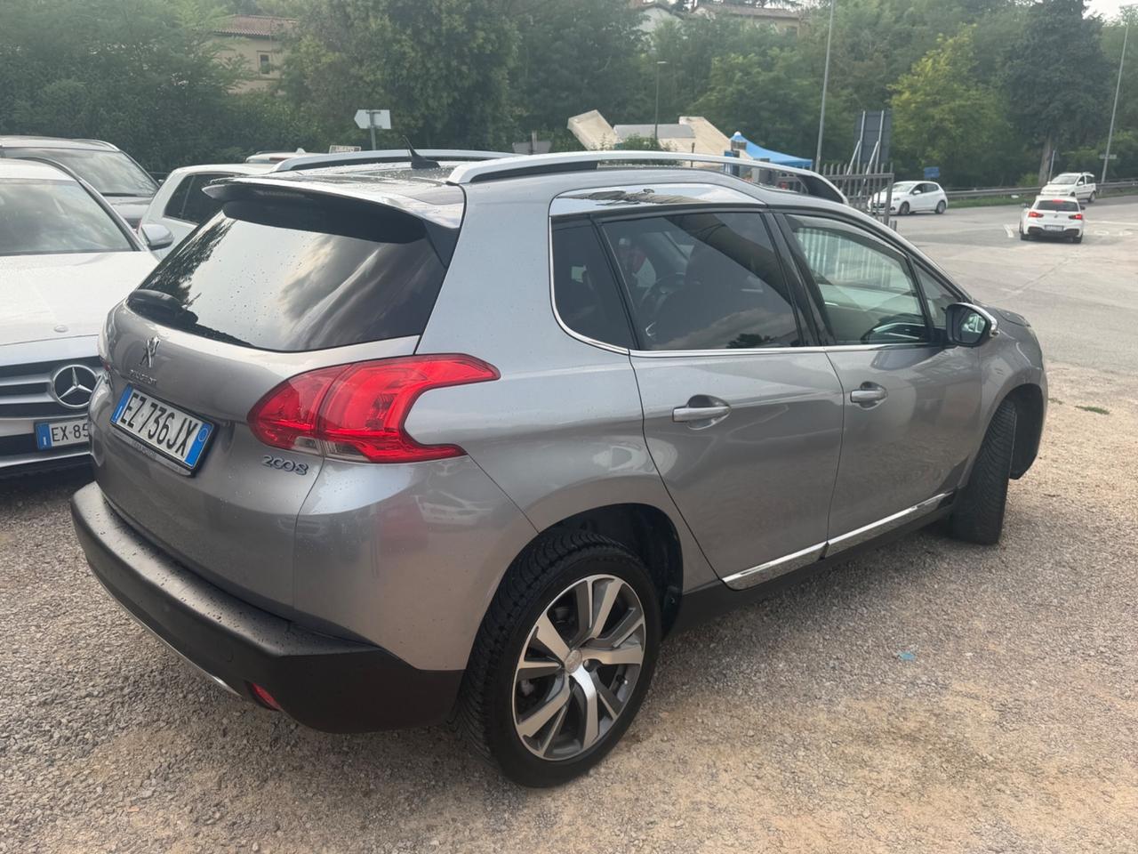 Peugeot 2008 BlueHDi 120 S&S Black Matt