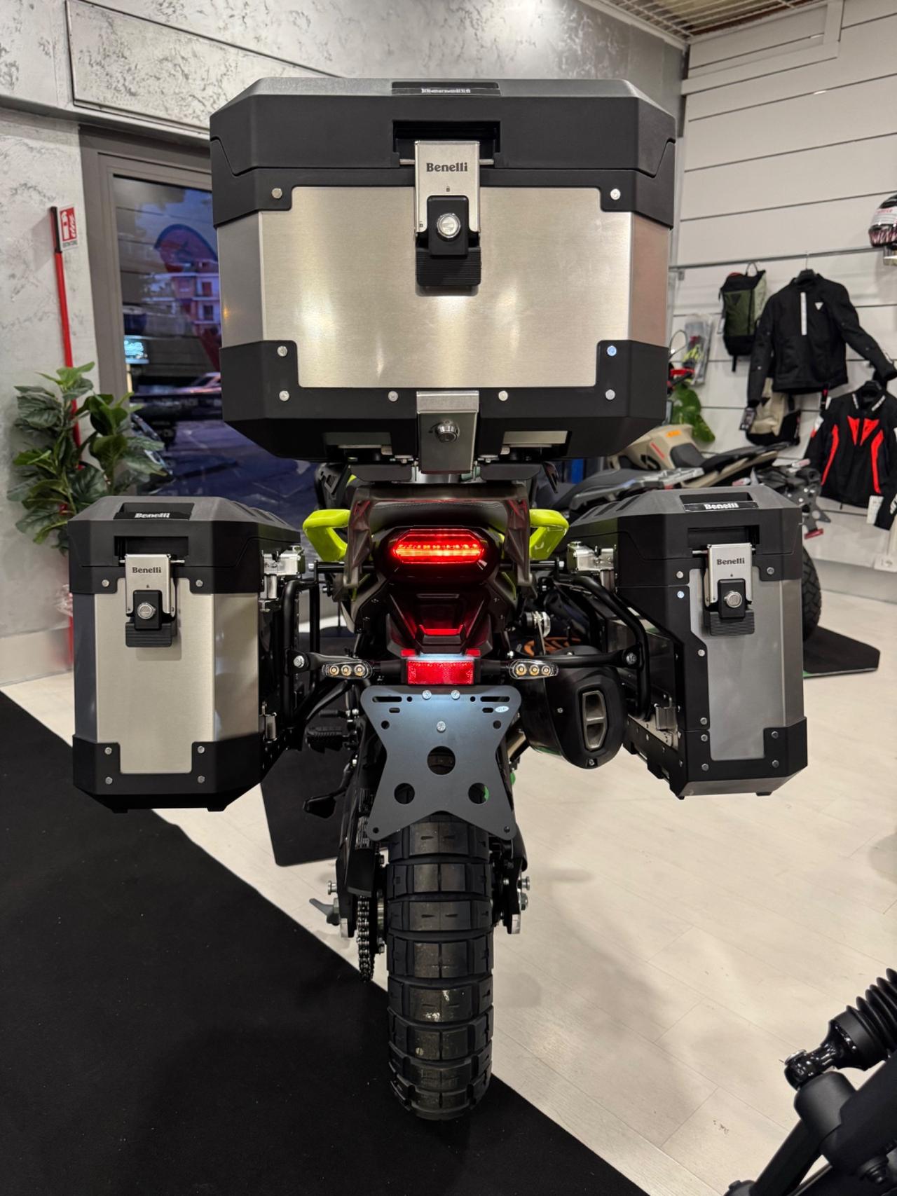 Benelli TRK 702 X!! CON TRIS DI VALIGIE IN ALLUMINIO!!