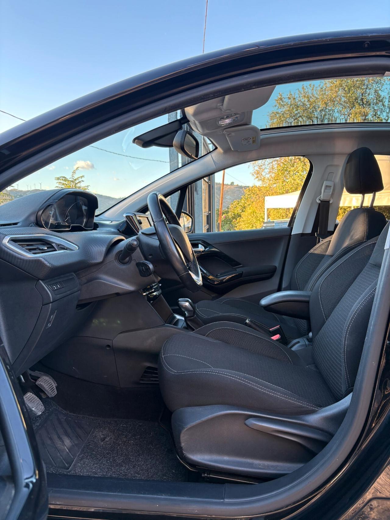 Peugeot 208 Allure KM Certificati (Tetto panoramico)