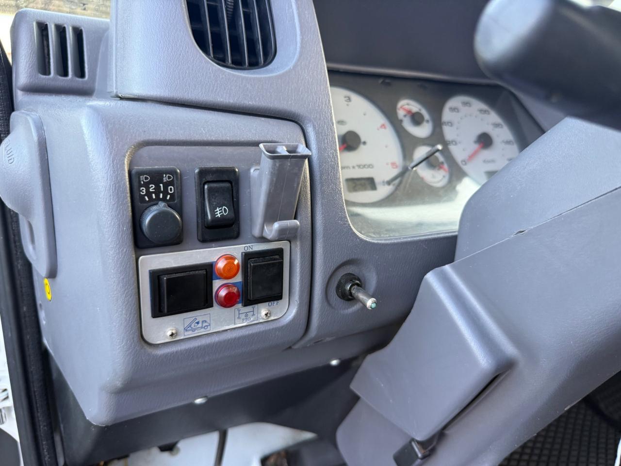 Nissan Cabstar 3.0 Diesel 120 Cv Trilaterale