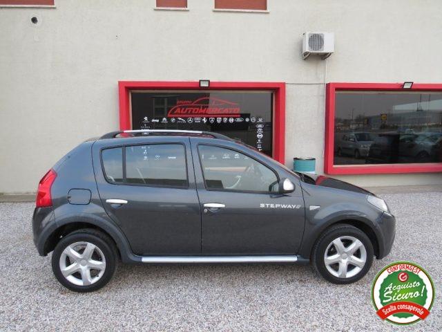 DACIA Sandero Stepway 1.6 8V GPL 85CV NEOPATENTATI
