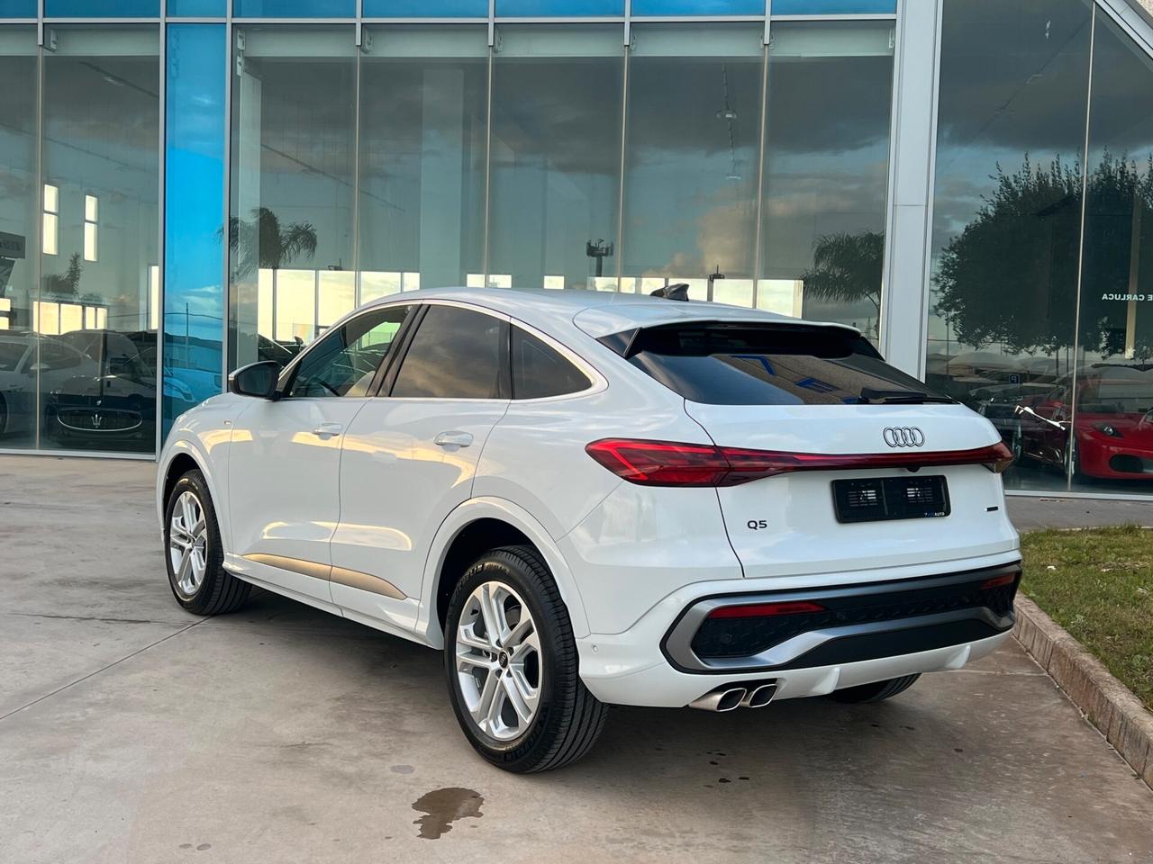 Audi Q5 Spb Sline AWD possibilità noleggio no scoring
