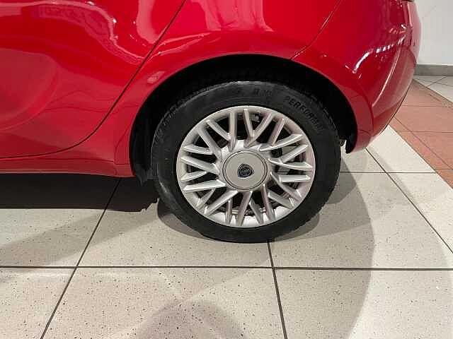 Lancia Ypsilon 1.2 69 CV 5 porte Elefantino