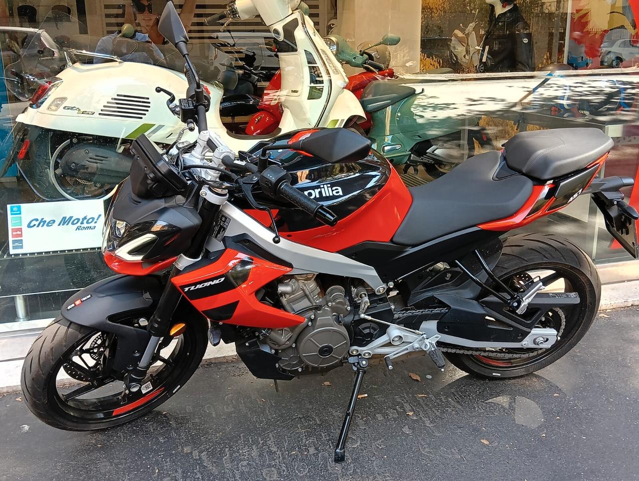 Aprilia Tuono 457