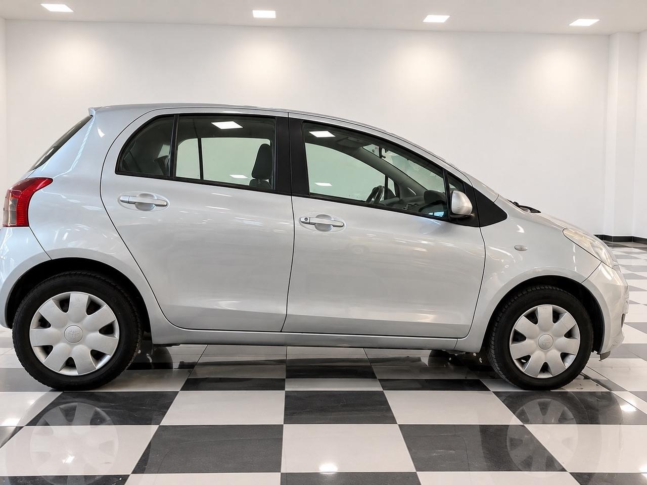 Toyota Yaris 1.0 5 porte Sol