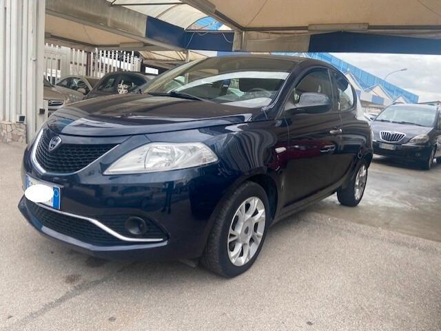 LANCIA YPSILON AUTOMATICA FULL OPTIONAL