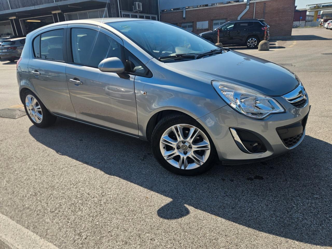 Opel Corsa 1.4 16V GPL Pari al nuovo!