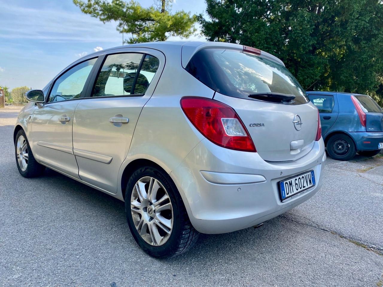 Opel Corsa Cosmo full optional