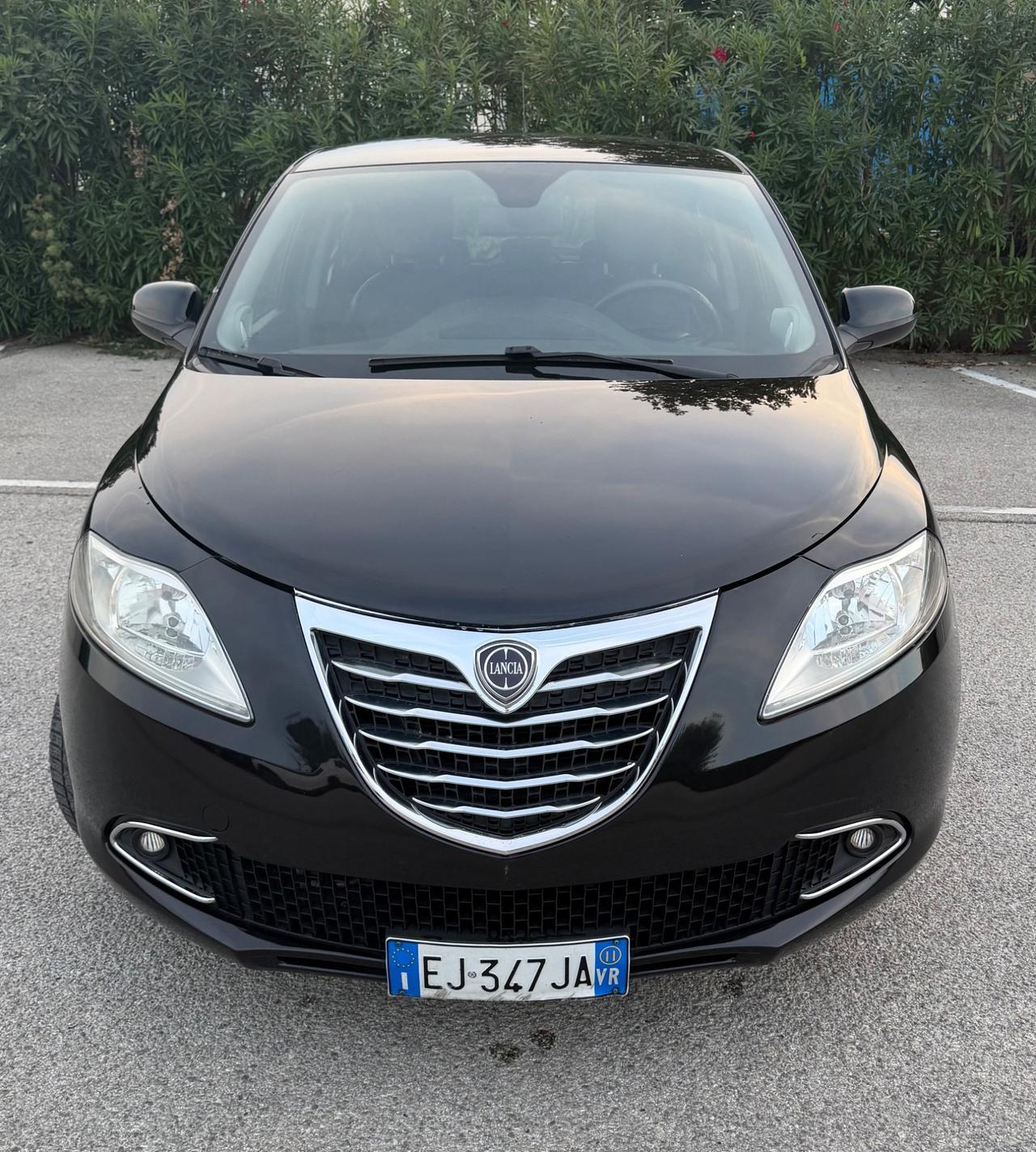 Lancia Ypsilon 1.3 MJT 95 CV 5 porte Platinum