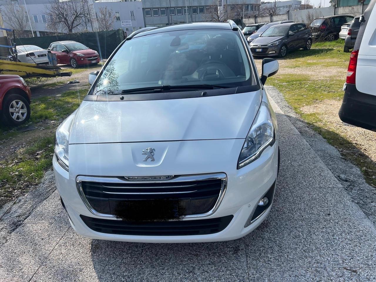 Peugeot 5008 BlueHDi 120 S&S Allure