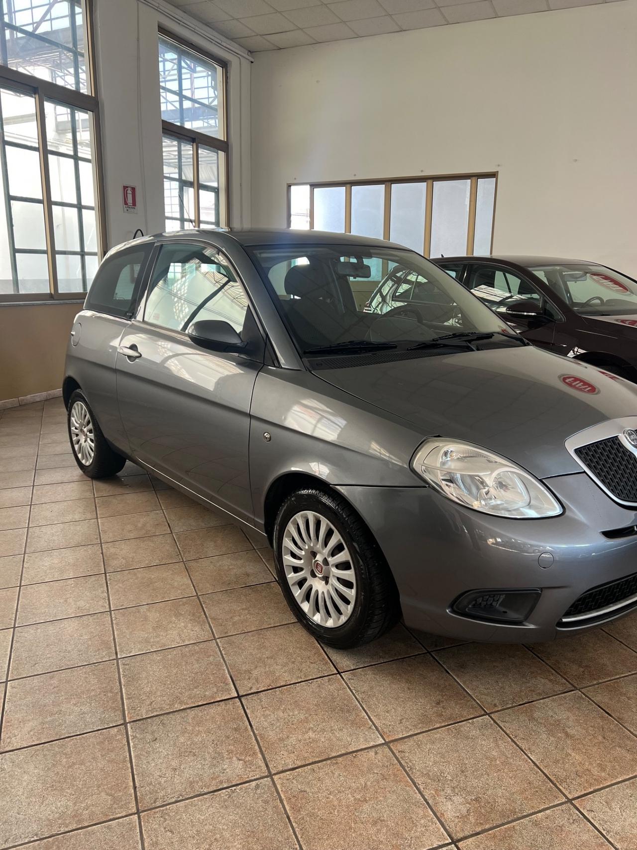 Lancia Ypsilon 1.2 Versus