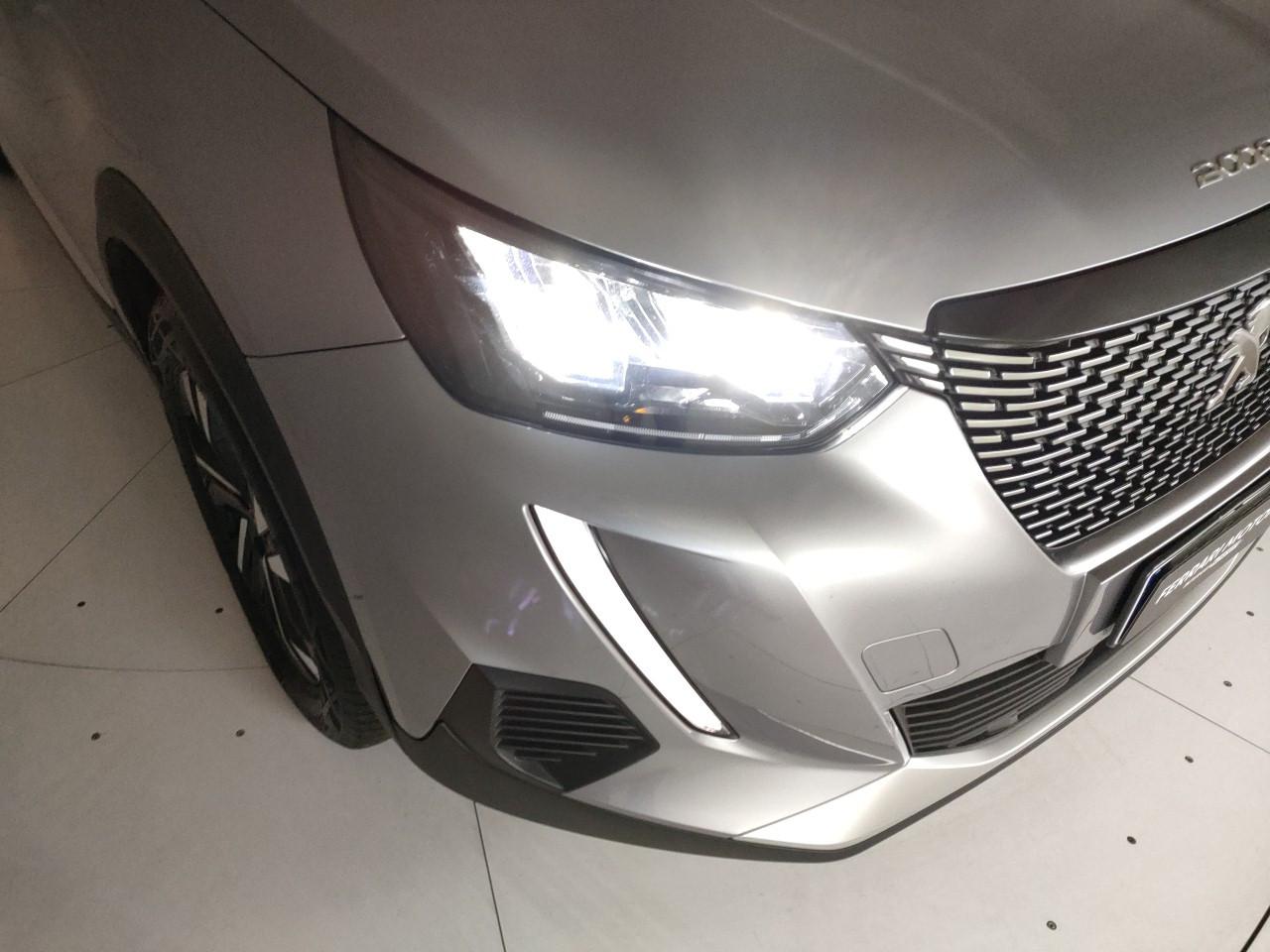 PEUGEOT 2008 1.5 bluehdi Allure Pack 130cv eat8