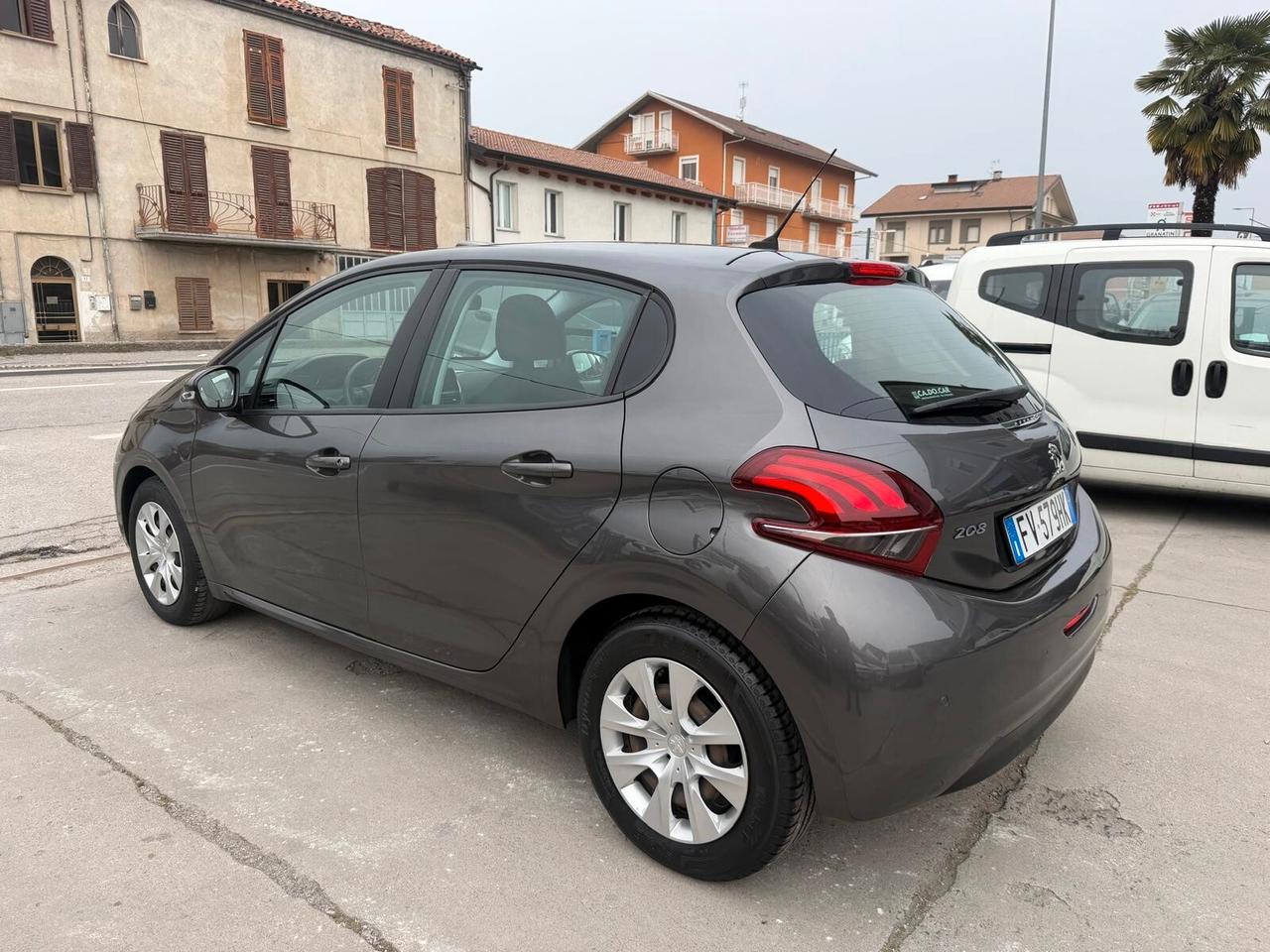 Peugeot 208 PureTech 82 5 porte Allure