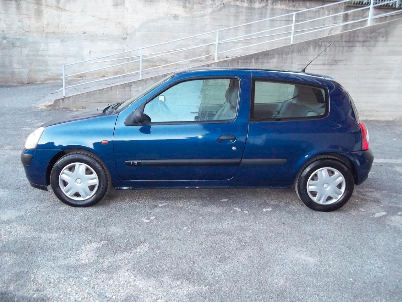 Renault Clio Authentique 1.2 8v 3p 126.300km ok neopatentati