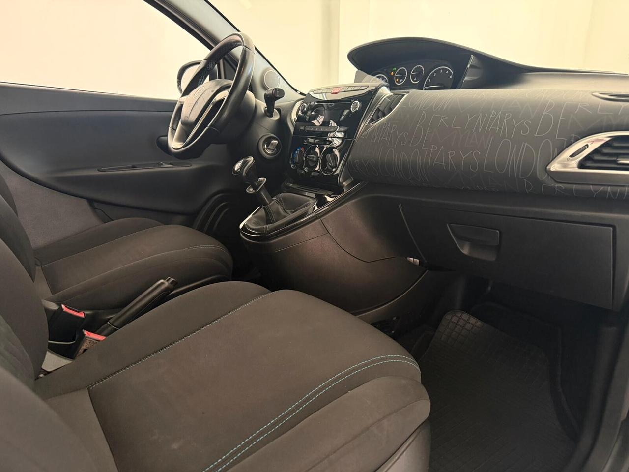 Lancia Ypsilon 1.2 69 CV 5 porte ELEFANTINO