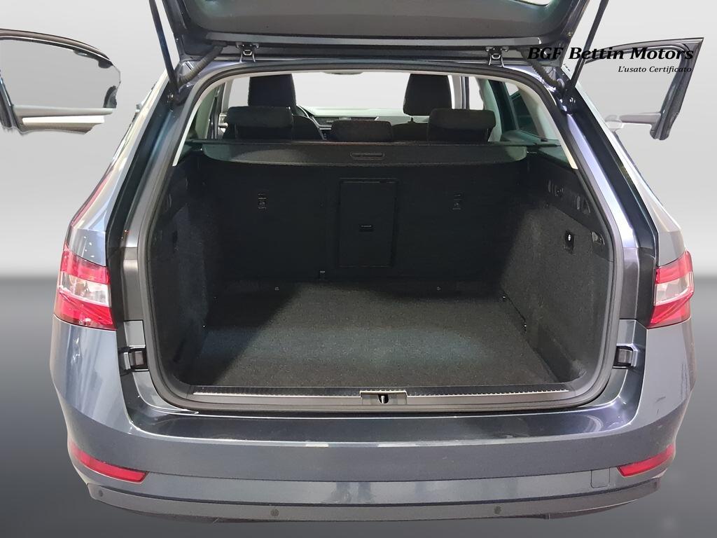 Skoda Superb Wagon 2.0 tdi Executive 150cv dsg my17