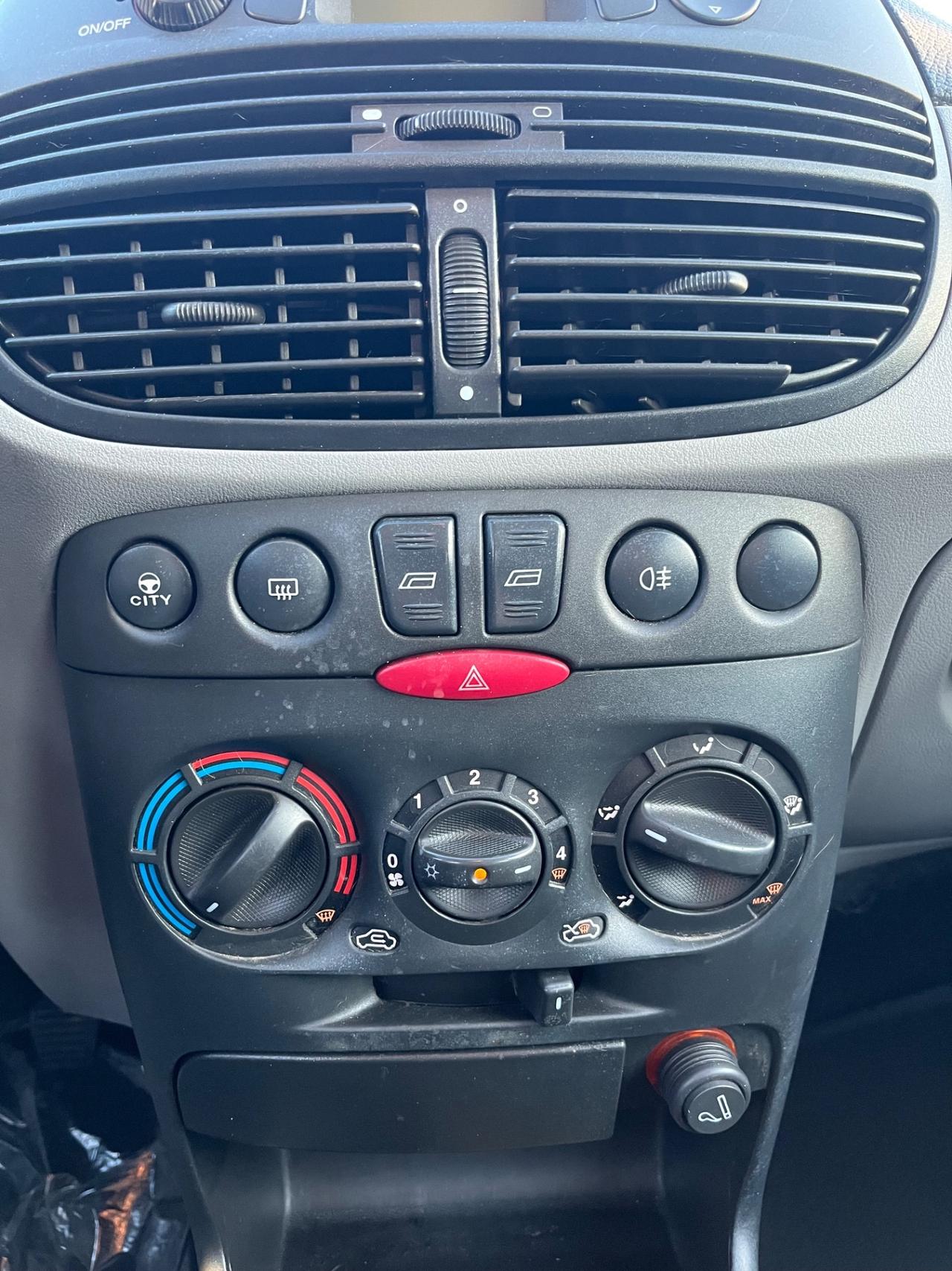 Fiat Punto 1.9 JTD 5 porte HLX