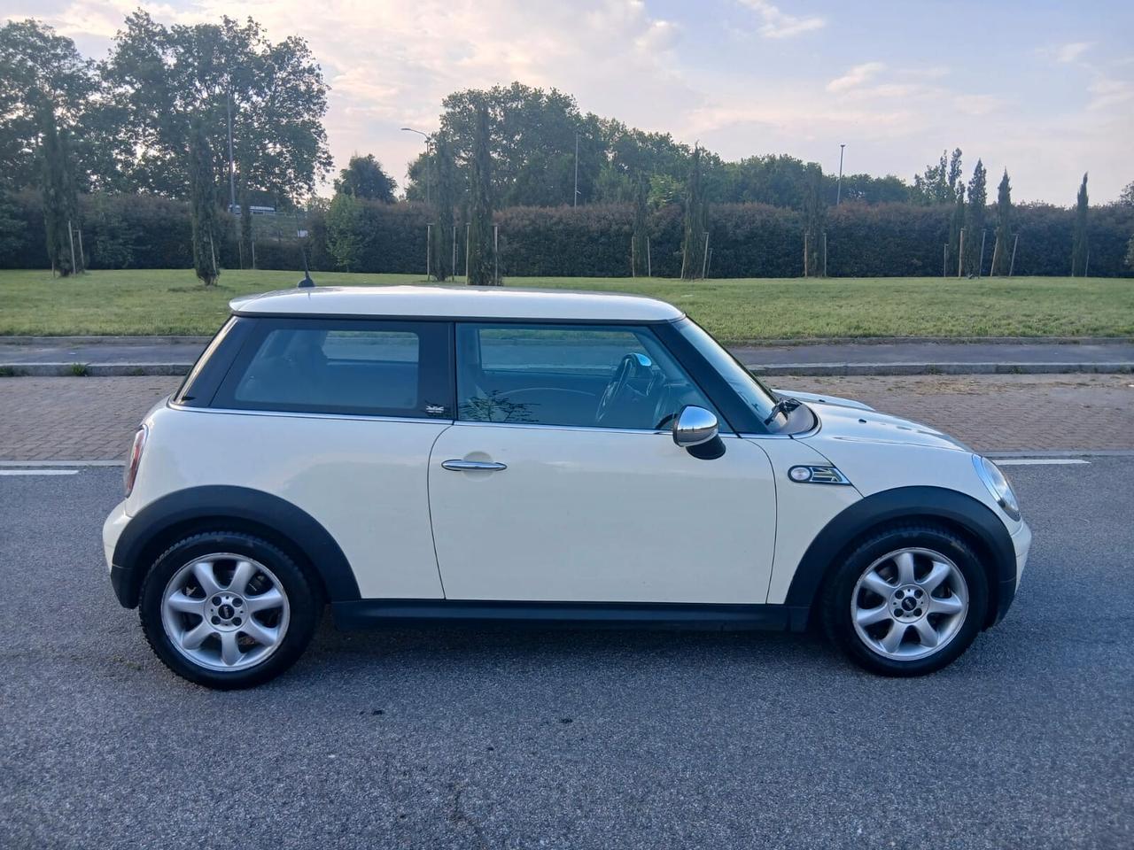 Mini 1.4 16V One Chili