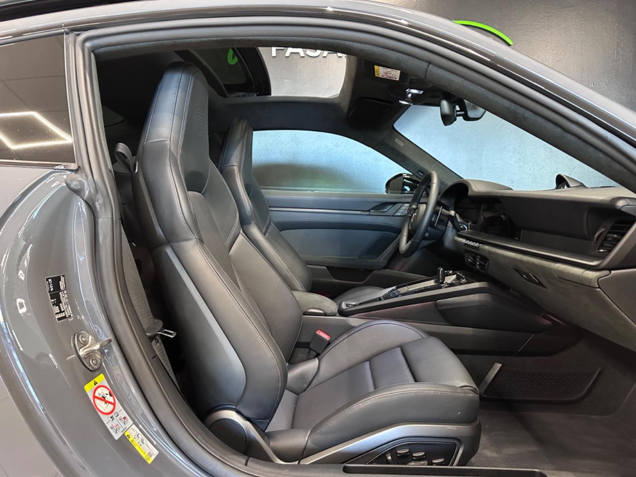 Porsche 911 Coupe 3.6 Carrera 4 GTS auto