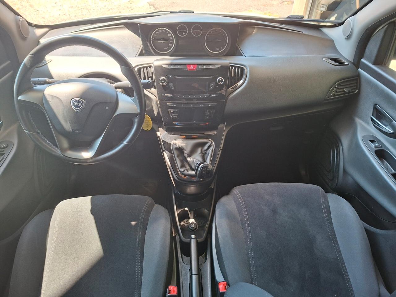 Lancia Ypsilon 1.2 69 CV 5 porte S&S Silver