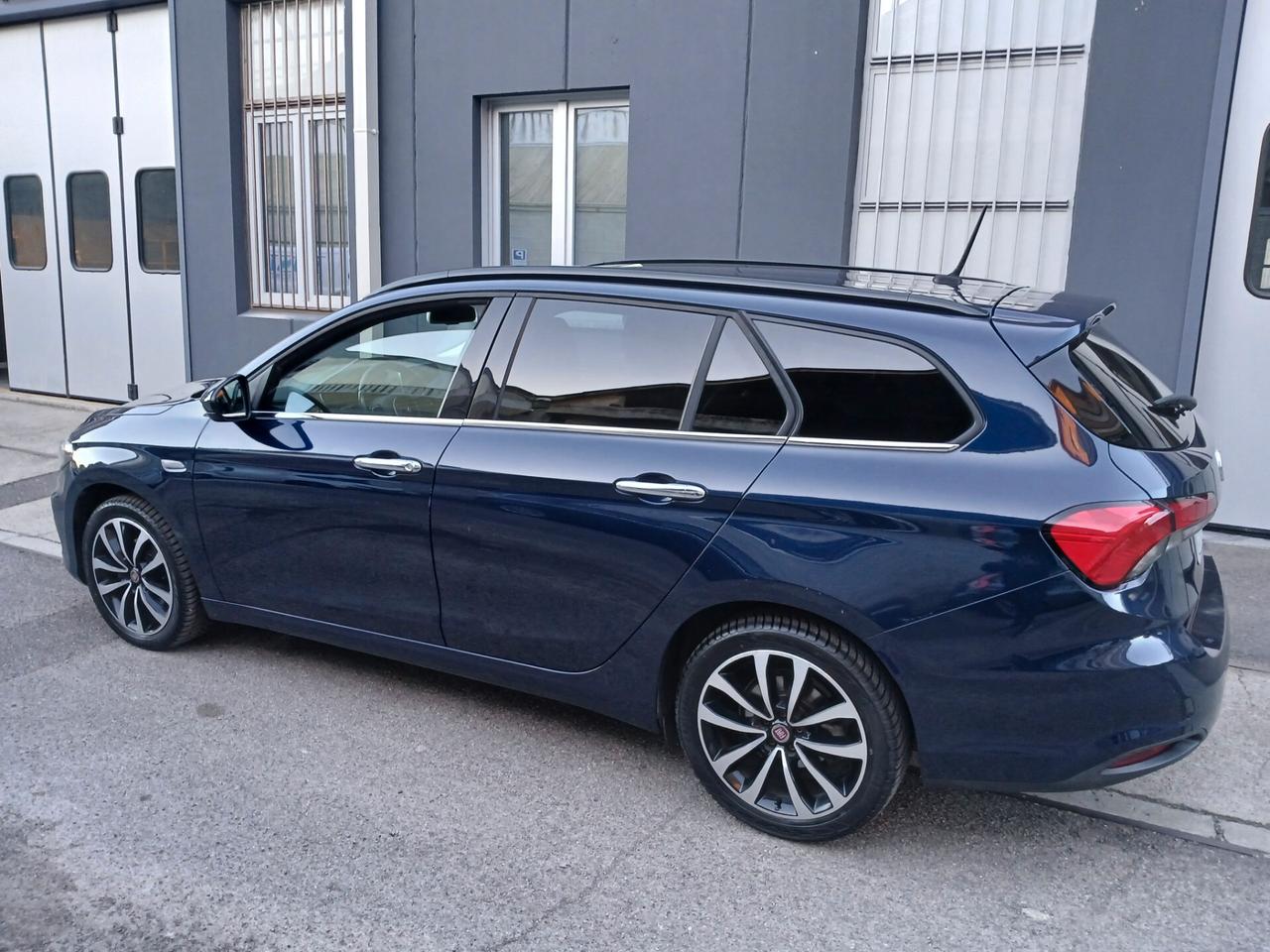 Fiat Tipo 1.6 Mjt S&S SW Lounge*EURO6B*NAVI*CERCHI