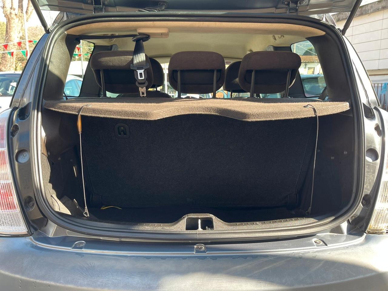 Lancia Ypsilon 1.2 Platino