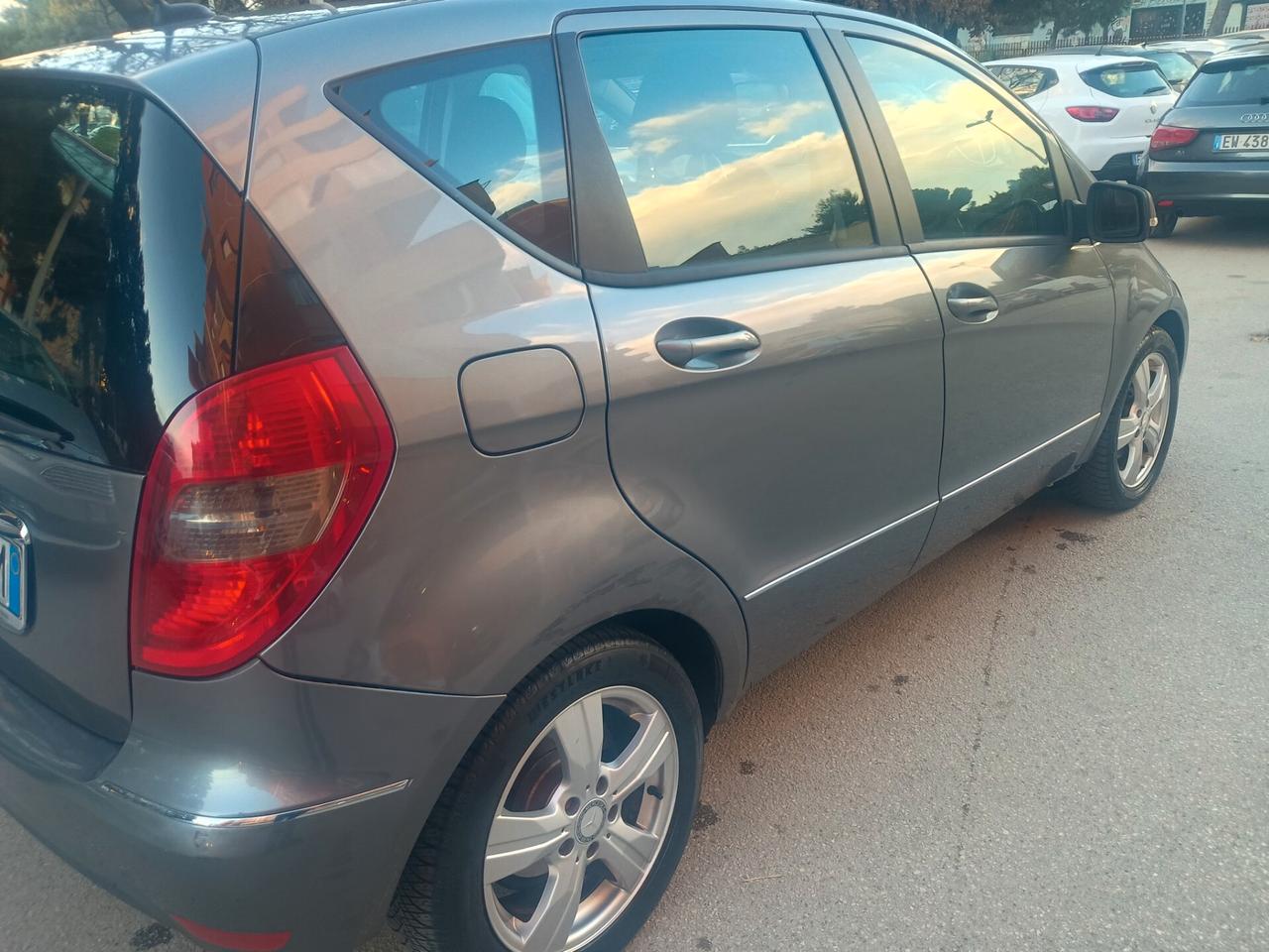Mercedes-benz A 160 CDI BlueEFFICIENCY Executive