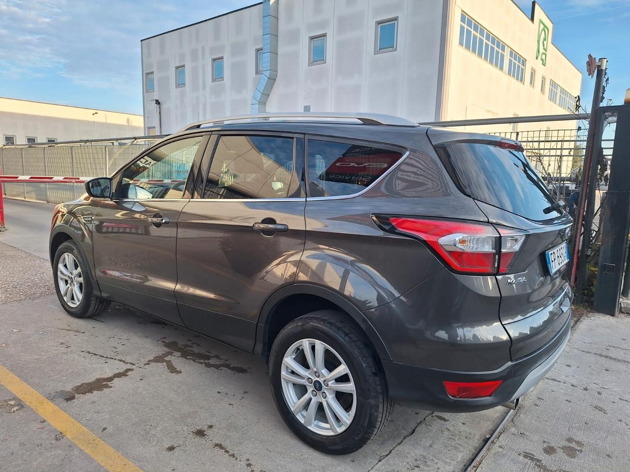Ford Kuga 1.5 TDCI 120 CV S&S 2WD ST-Line Business
