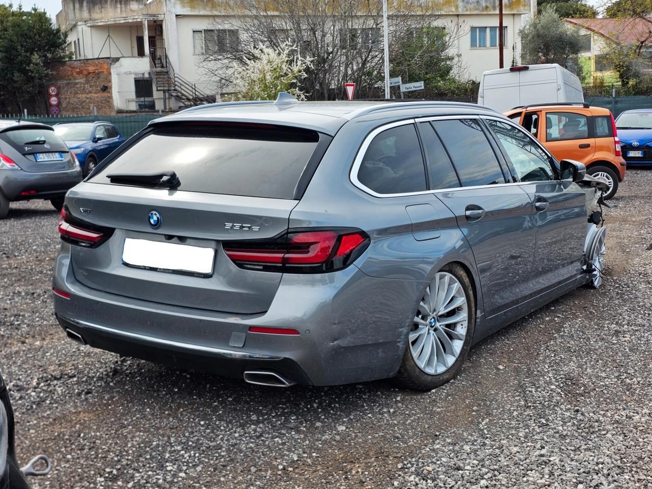 SINISTRATO Bmw 530 530e xDrive Touring Luxury