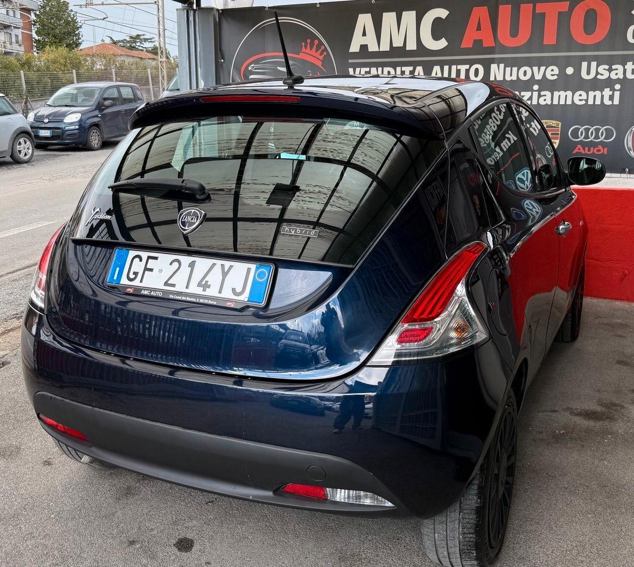 Lancia Ypsilon 1.0 FireFly 5 porte S&S Hybrid Ecochic Silver