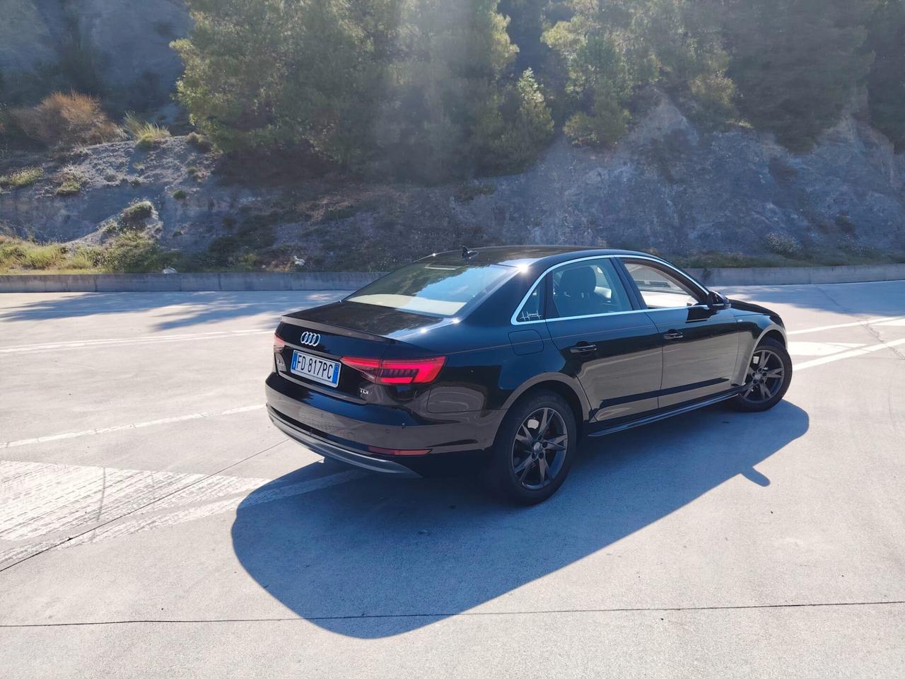 Audi A4 2.0 TDI 150 CV ultra Sport-Led-Clima tre zone-Automatica-Berlina-Consegna a domicilio-