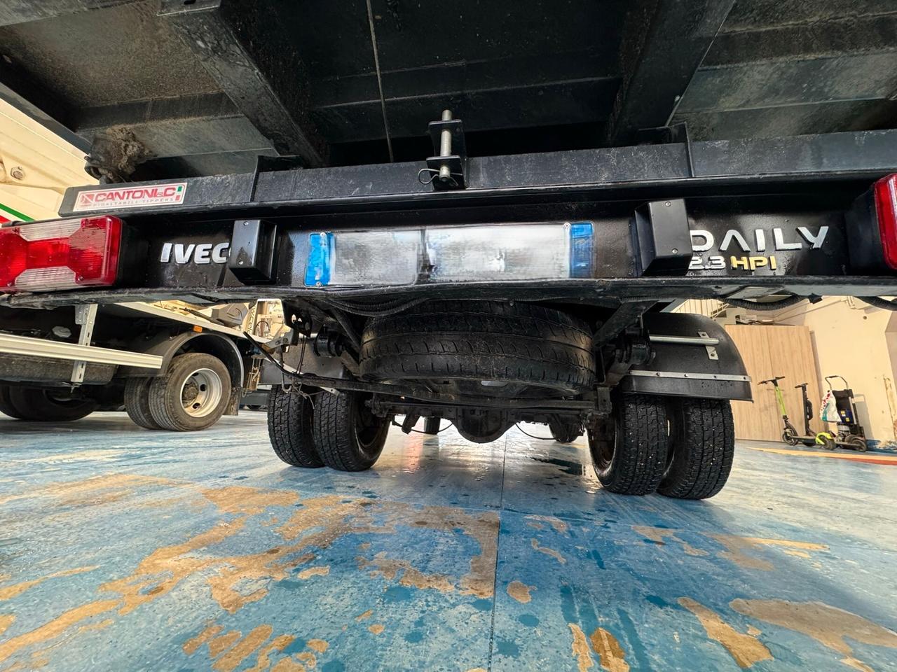 Iveco Daily 35/E4 – Ribaltabile Trilaterale – Euro 4