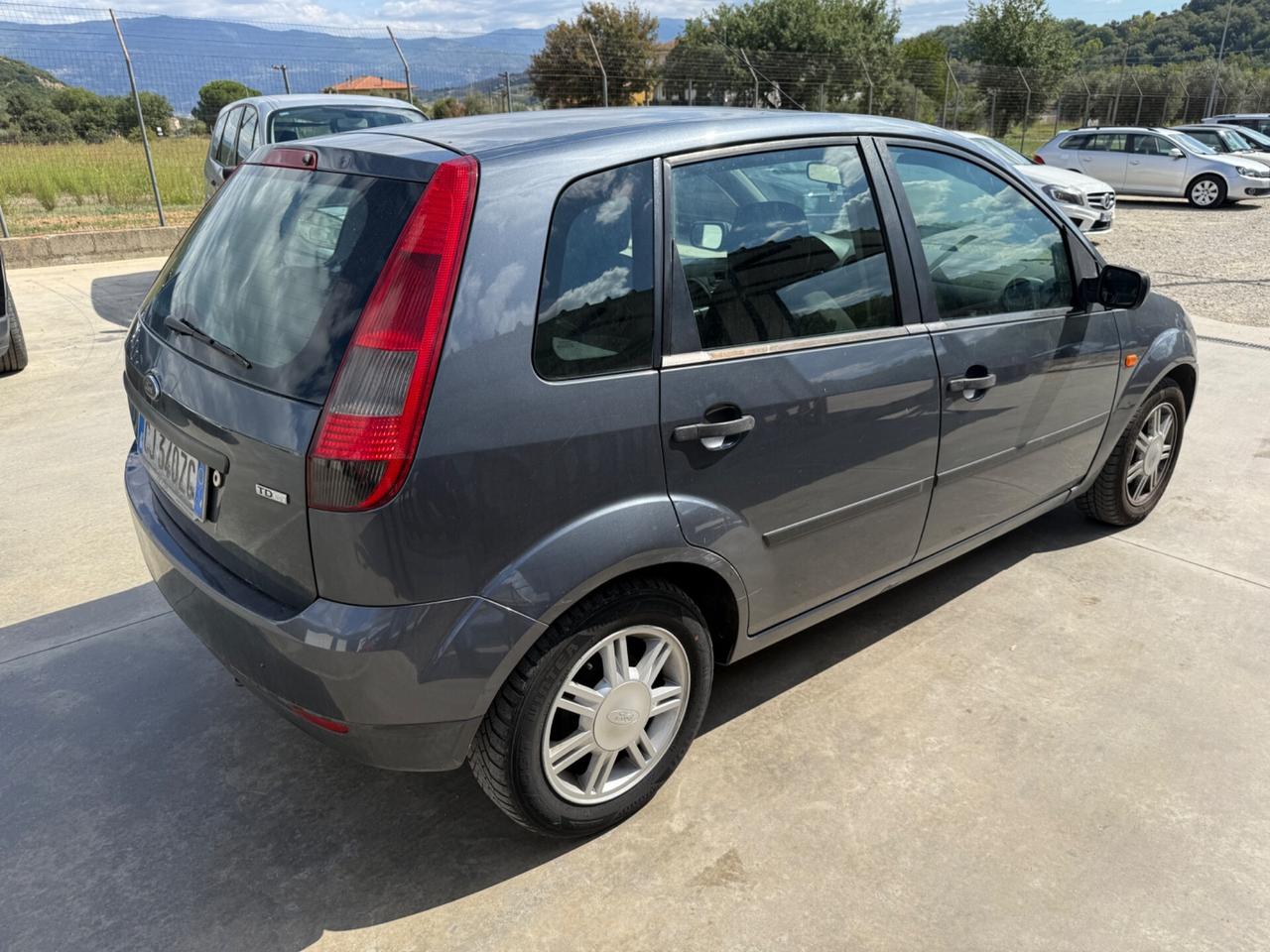 Ford Fiesta 1.6 TDCi 5p. Ghia