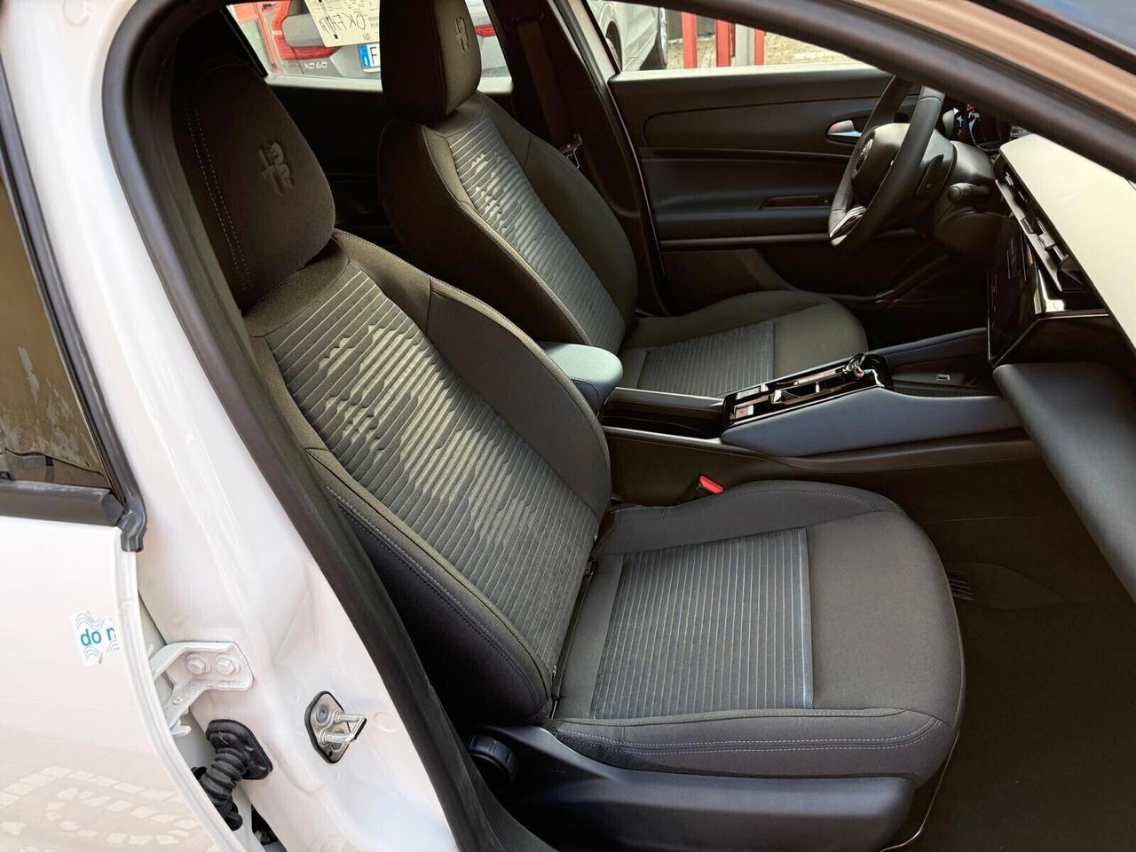 Alfa Romeo Junior 1.2 136 CV Hybrid AUTOMATICA