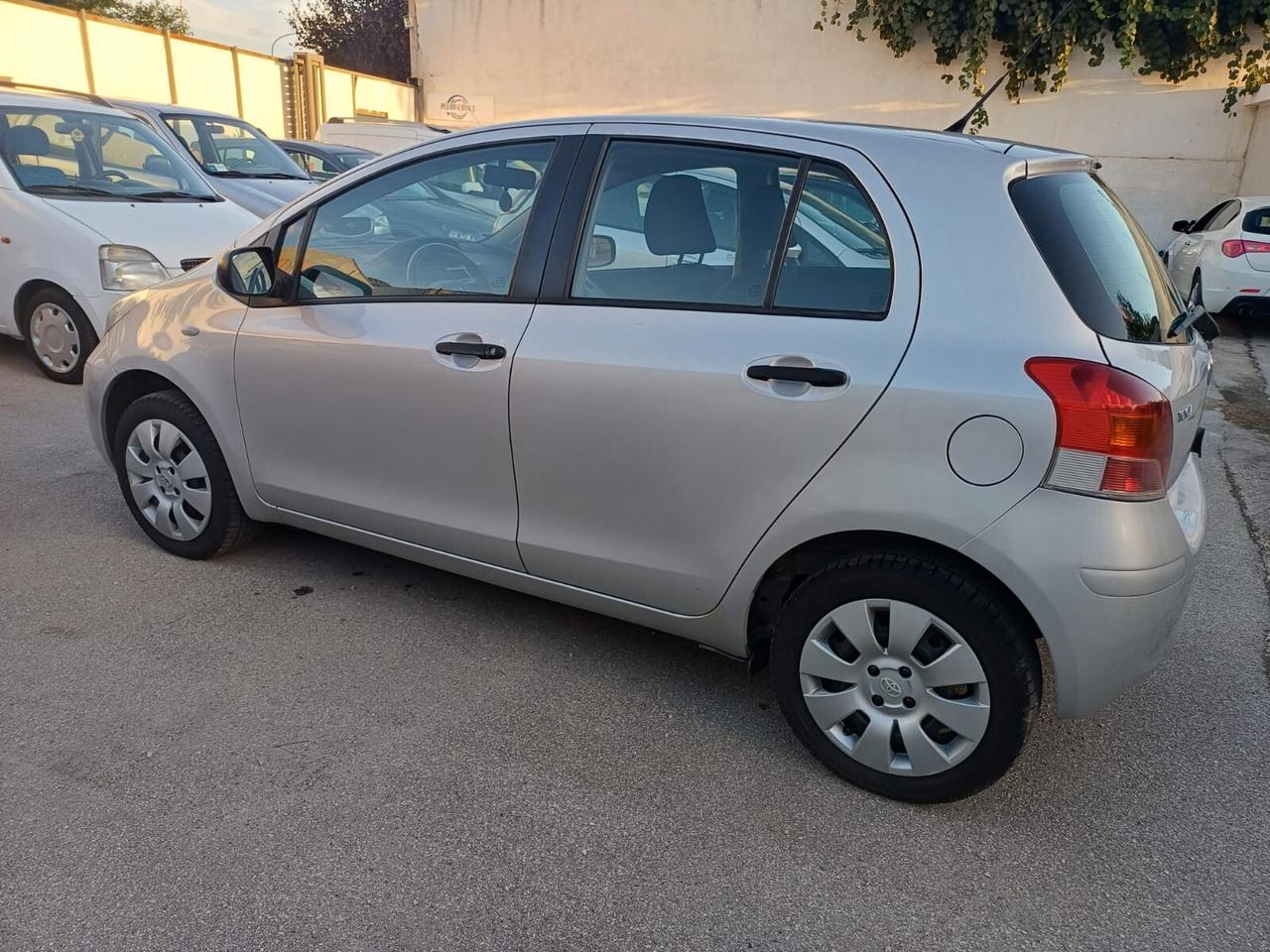 Toyota Yaris 1.0 5 porte PERFETTA - 2010