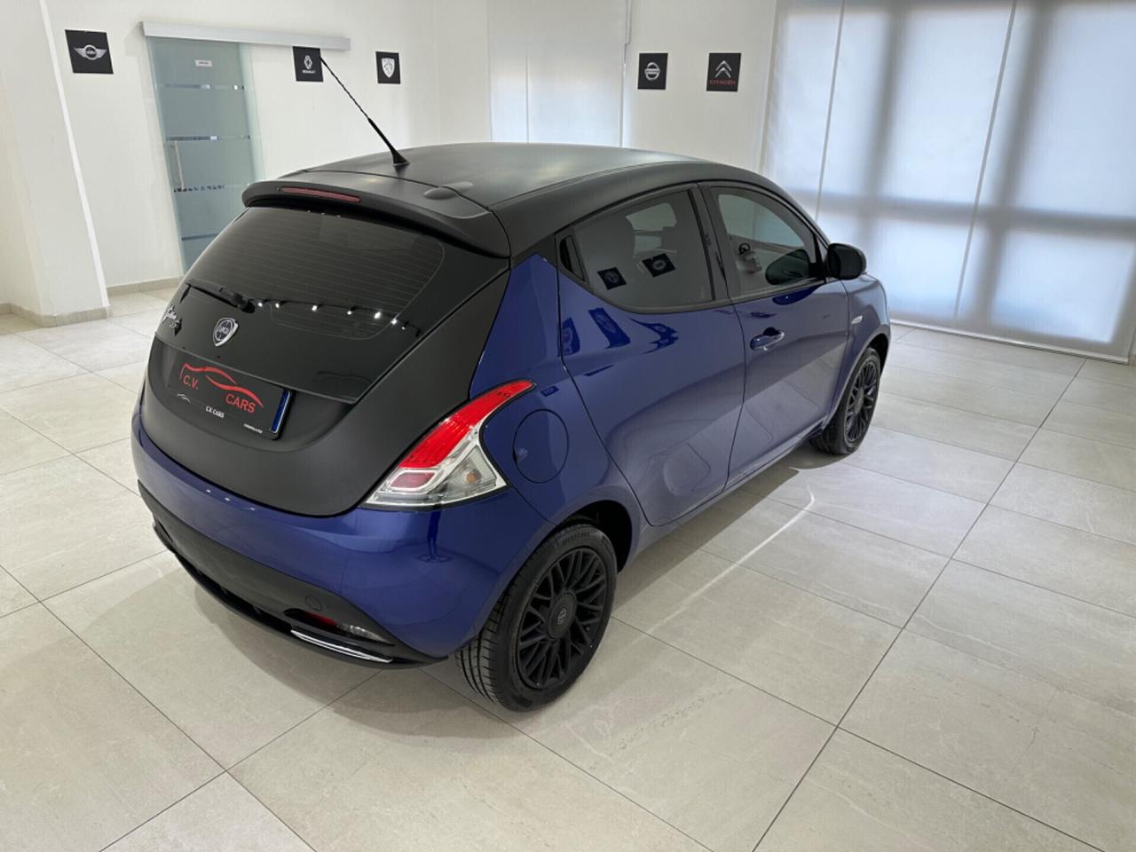 Lancia Ypsilon 1.3 MJT 16V 95 CV 5 porte S&S S Momodesign