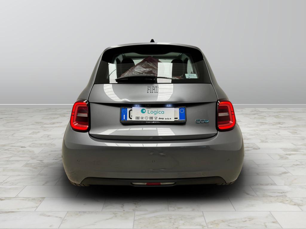 FIAT 500e - 500e 42 kWh La Prima