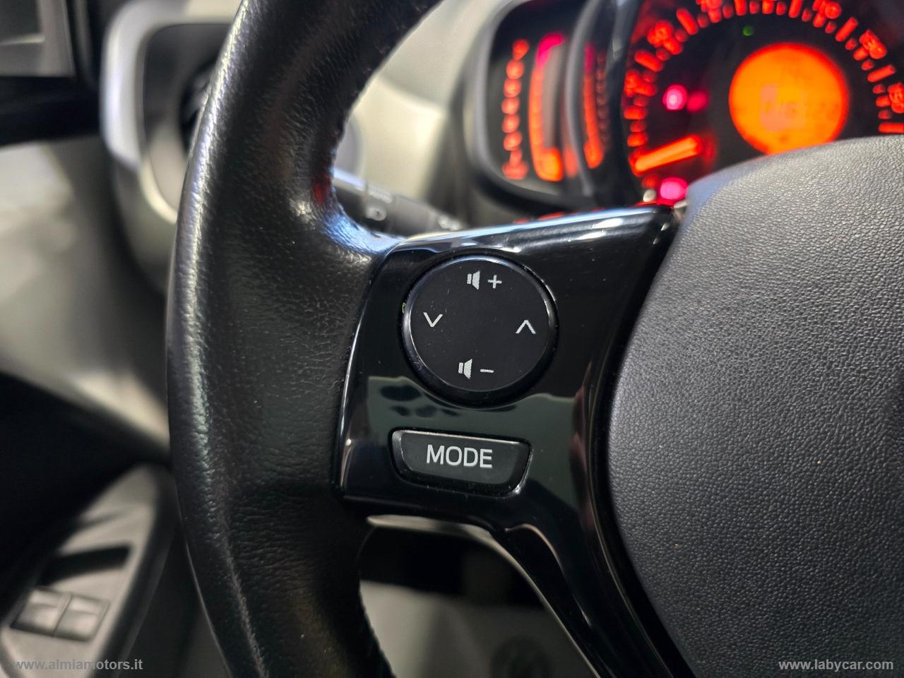 TOYOTA Aygo 1.0 VVT-i 69 CV 5p. x-cool