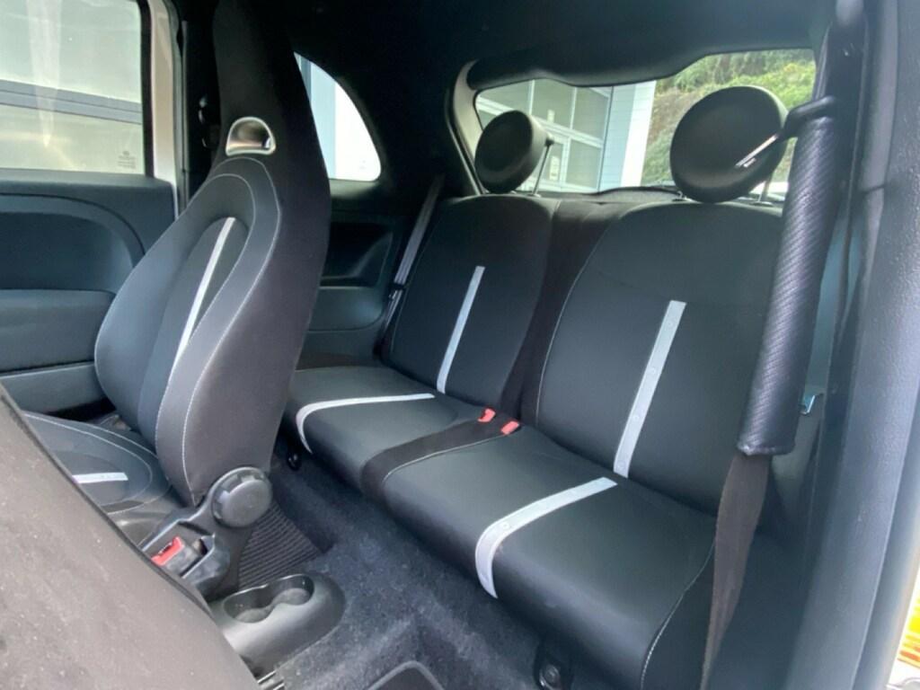 Abarth 595 1.4 Turbo T-Jet Yamaha Factory Racing