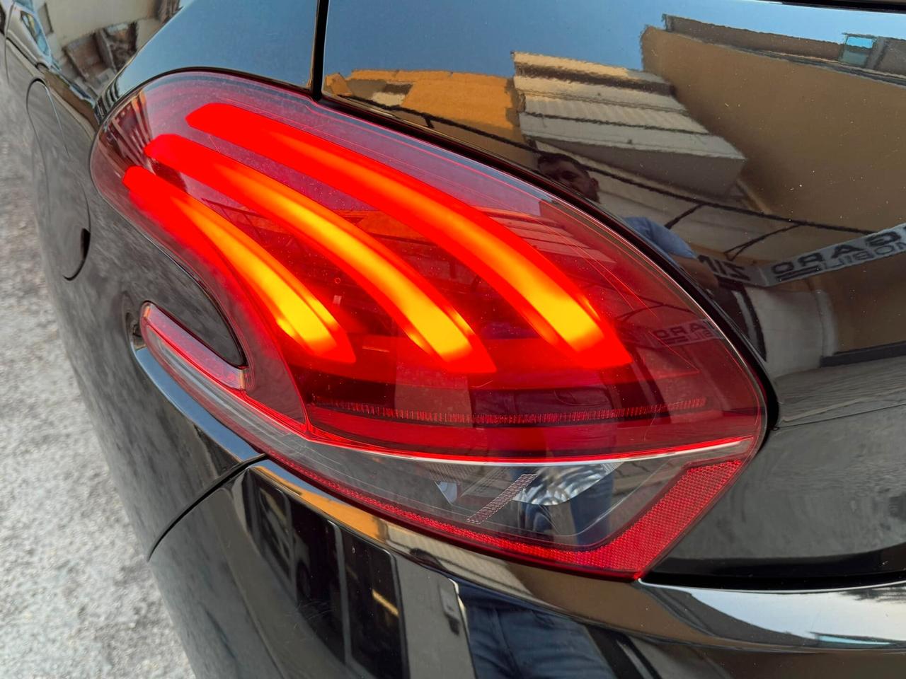 PEUGEOT 208 1.6 HDI 75 CV. E6 NAVI PERFETTA