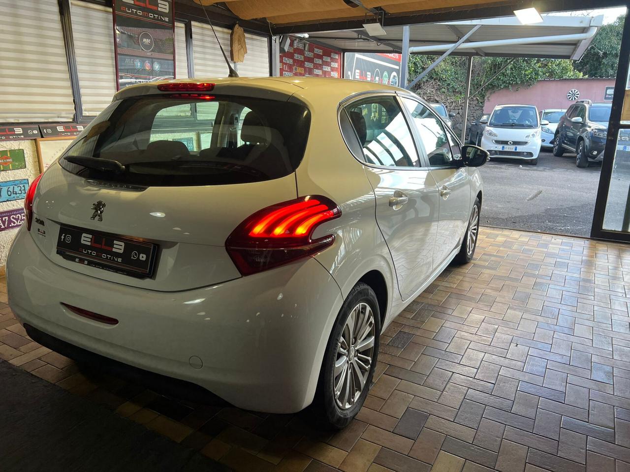 Peugeot 208 1.6 HDi 75 CV 90000 KM